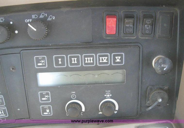 image for item 6169 1995 John Deere 8300 MFWD tractor