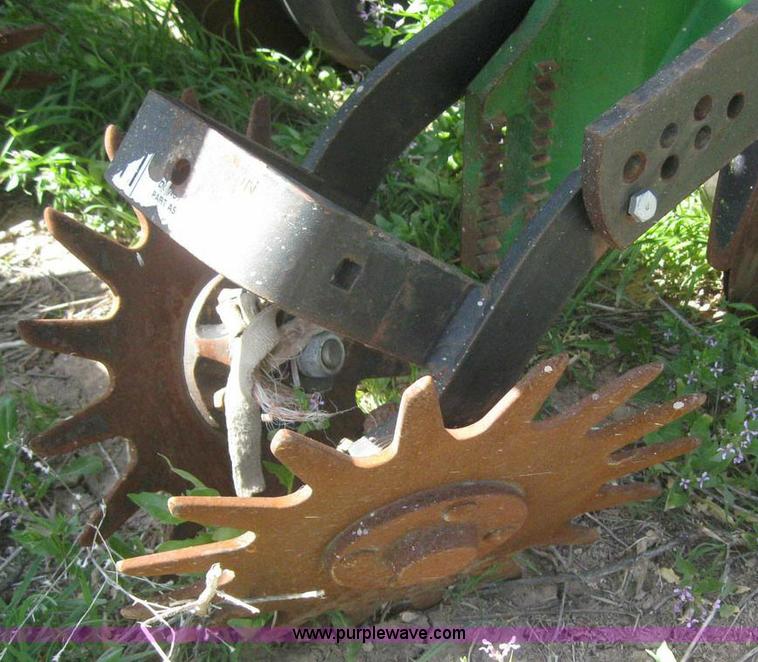 image for item 6171 24-row Kinzie planter on Moore-Built stack fold bar