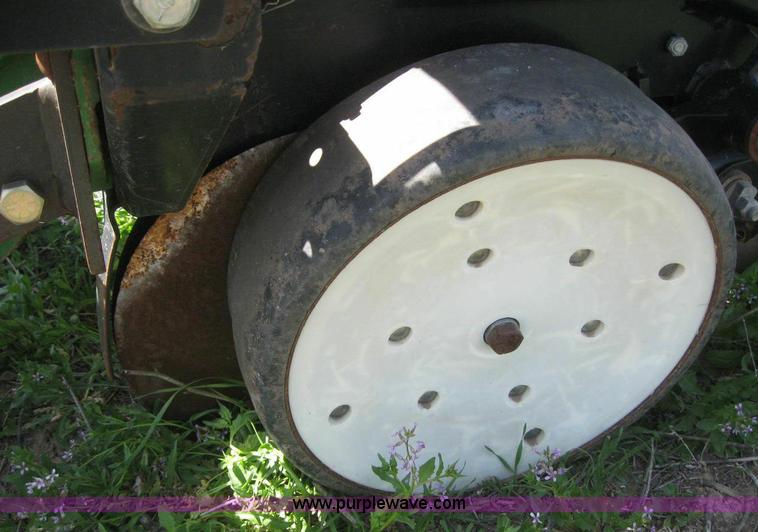 image for item 6171 24-row Kinzie planter on Moore-Built stack fold bar