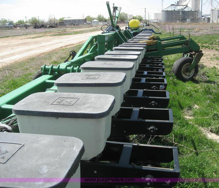 image for item 6171 24-row Kinzie planter on Moore-Built stack fold bar
