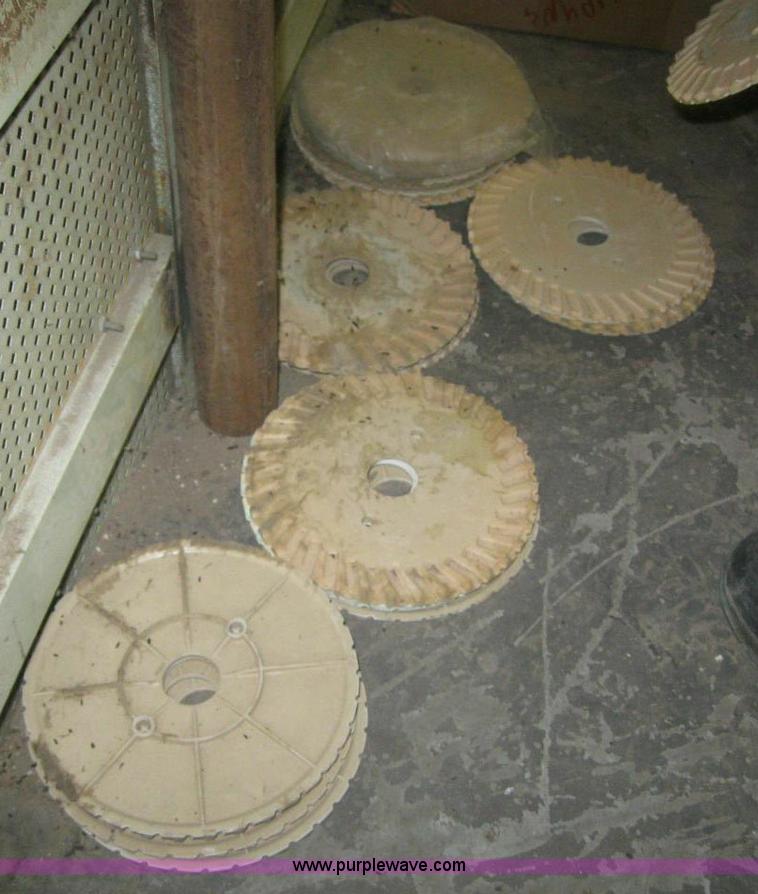 image for item 6171 24-row Kinzie planter on Moore-Built stack fold bar