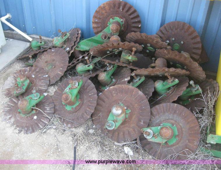 image for item 6171 24-row Kinzie planter on Moore-Built stack fold bar