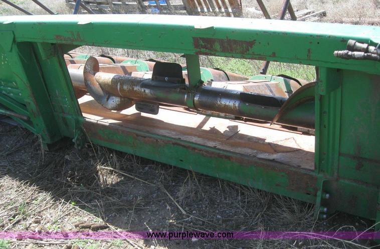 image for item 6172 John Deere 1243 12-row corn header