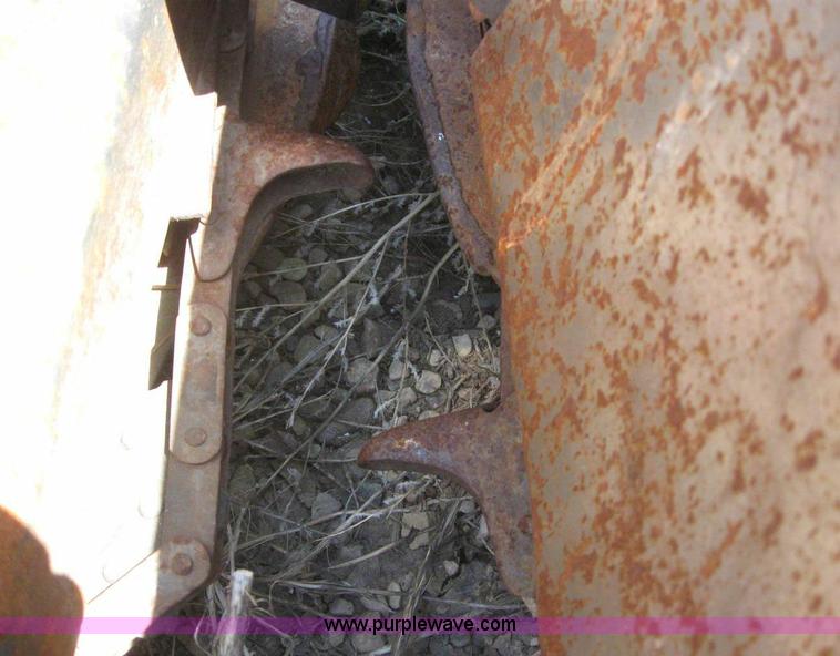 image for item 6172 John Deere 1243 12-row corn header