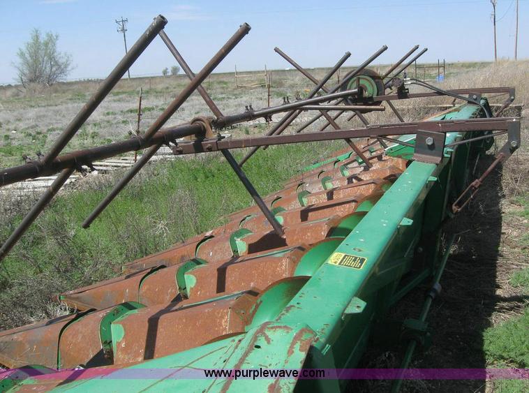 image for item 6172 John Deere 1243 12-row corn header