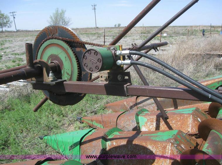 image for item 6172 John Deere 1243 12-row corn header