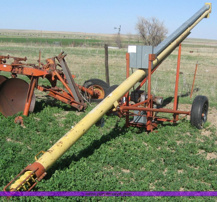 image for item 6242 Westfield 25' auger