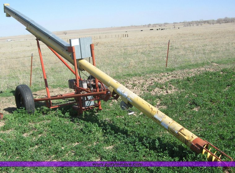 image for item 6242 Westfield 25' auger