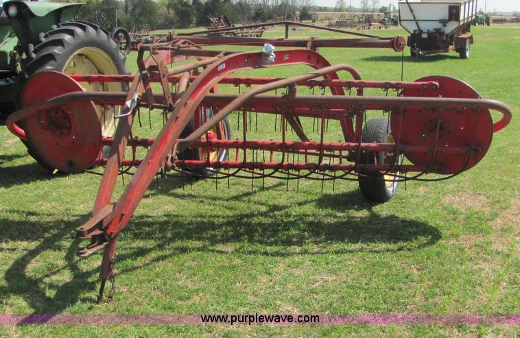 image for item 6737 Massey-Ferguson 36 side rake