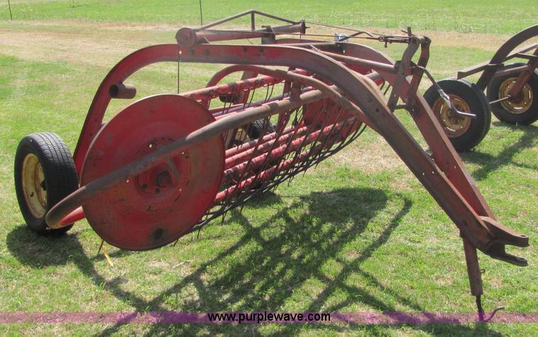 image for item 6737 Massey-Ferguson 36 side rake