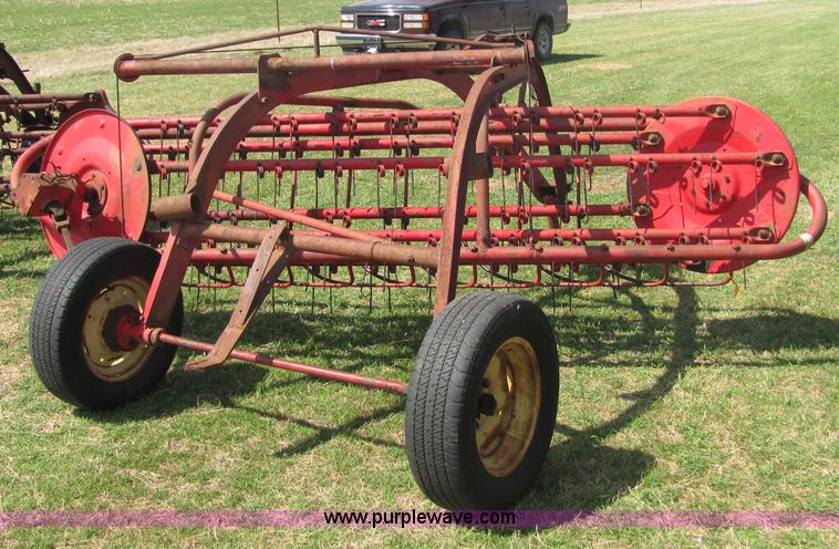 image for item 6737 Massey-Ferguson 36 side rake