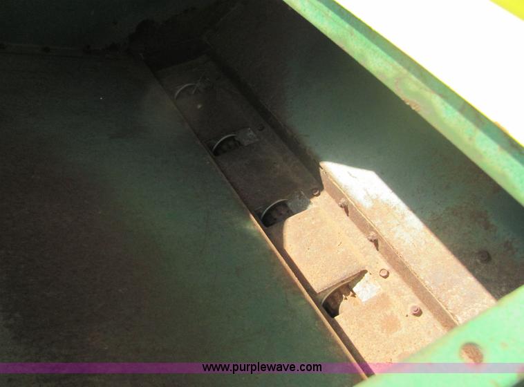 image for item 6746 John Deere 8300 drill