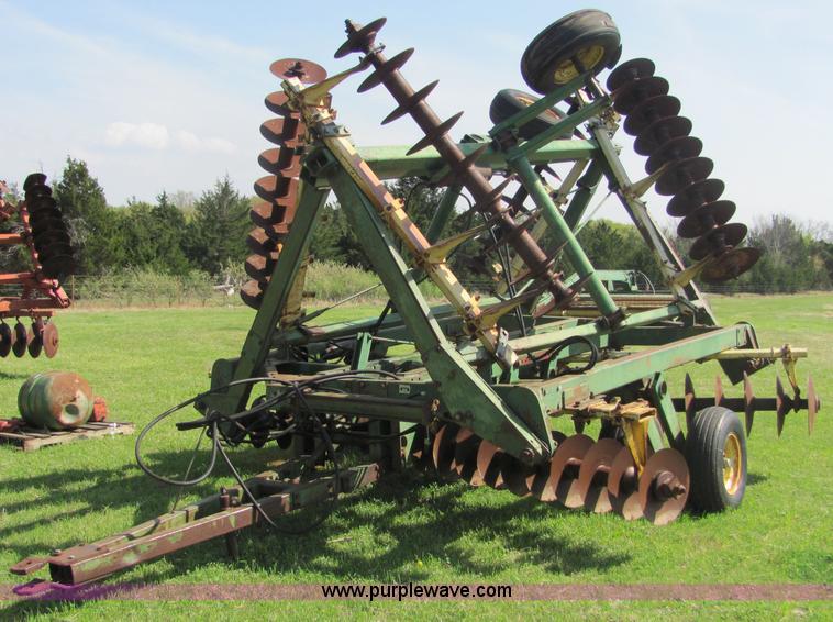 image for item 6753 John Deere T0330 double offset disk