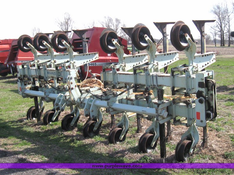 image for item 2135 1991 Orthman 1230 12 row super sweep