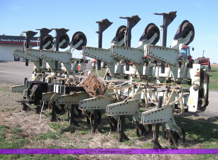 image for item 2135 1991 Orthman 1230 12 row super sweep