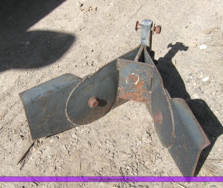 image for item 2135 1991 Orthman 1230 12 row super sweep