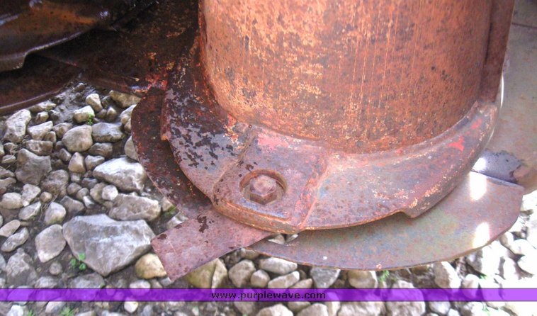 image for item 2136 Krone 9' 4" rotary swather