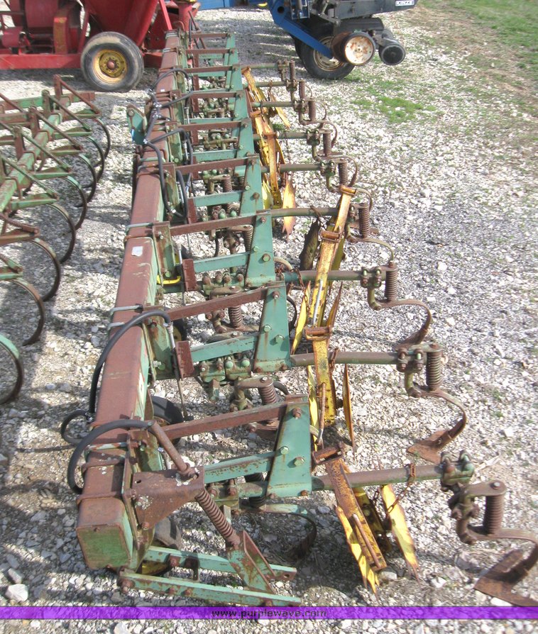 image for item 2137 John Deere 825 eight row cultivator