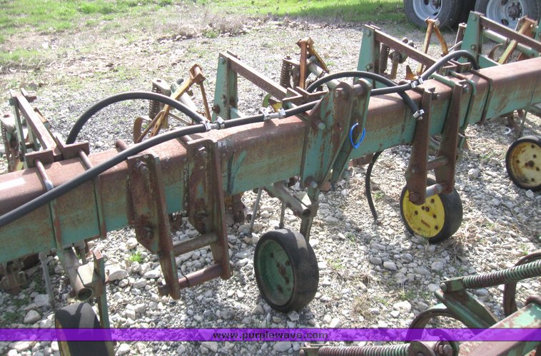 image for item 2137 John Deere 825 eight row cultivator