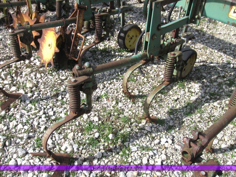 image for item 2137 John Deere 825 eight row cultivator