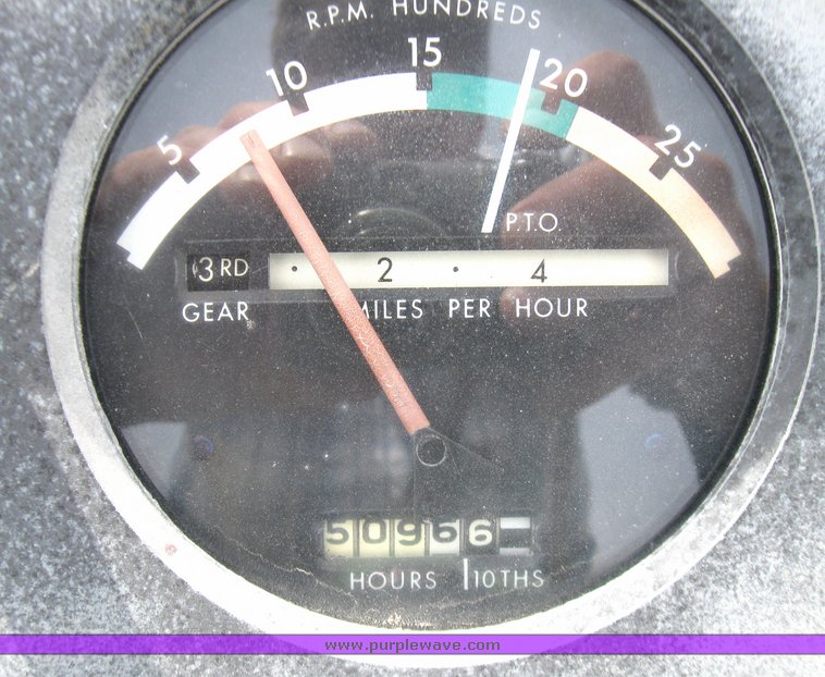 image for item 2139 1965 John Deere 4020 tractor