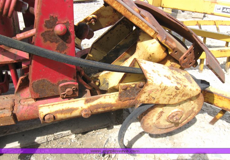 image for item 2143 New Holland 450 7' sickle mower