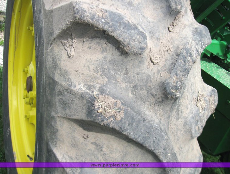 image for item 2144 1980 John Deere 2940 tractor