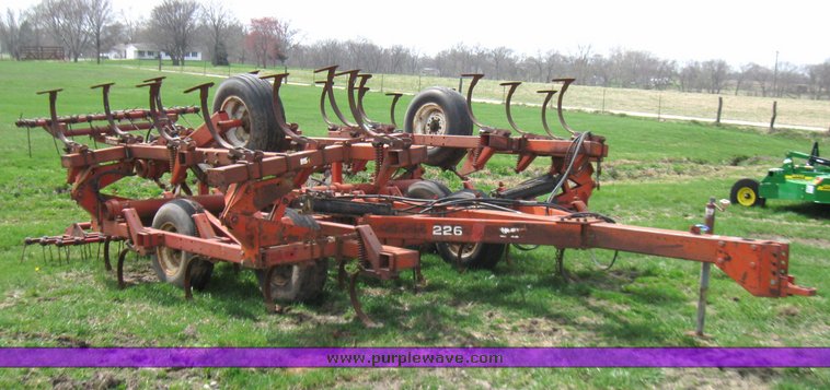 image for item 2146 White 226 field cultivator