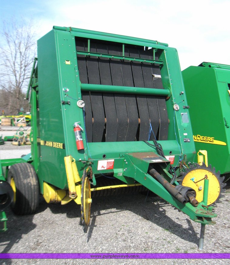 image for item 2149 1990 John Deere 535 round baler