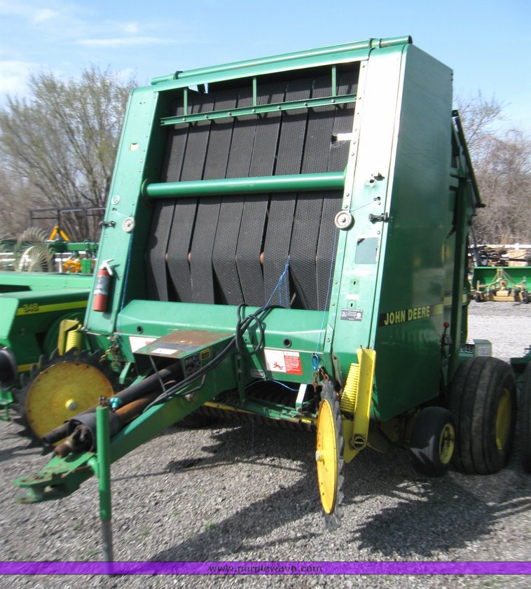 image for item 2149 1990 John Deere 535 round baler