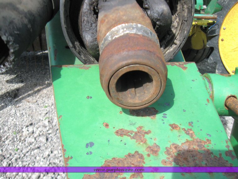 image for item 2149 1990 John Deere 535 round baler