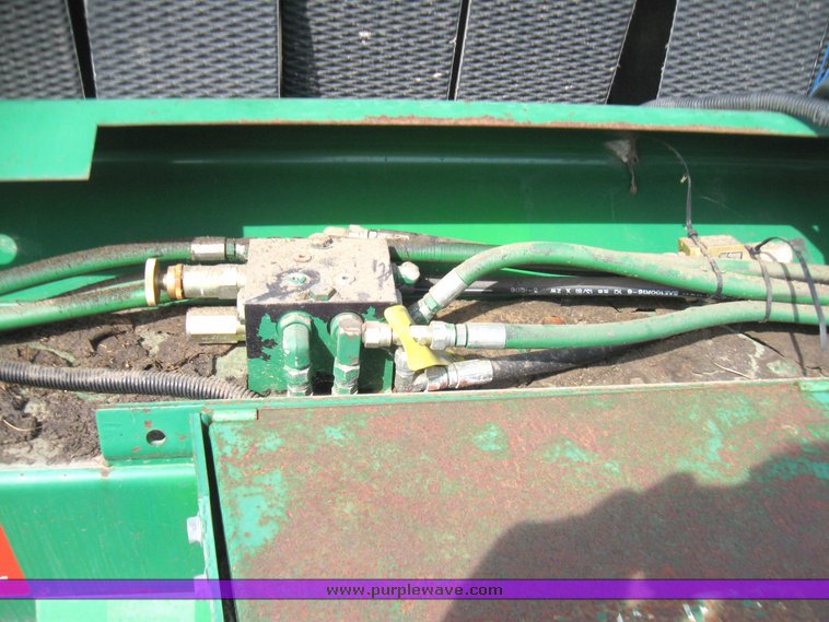 image for item 2149 1990 John Deere 535 round baler