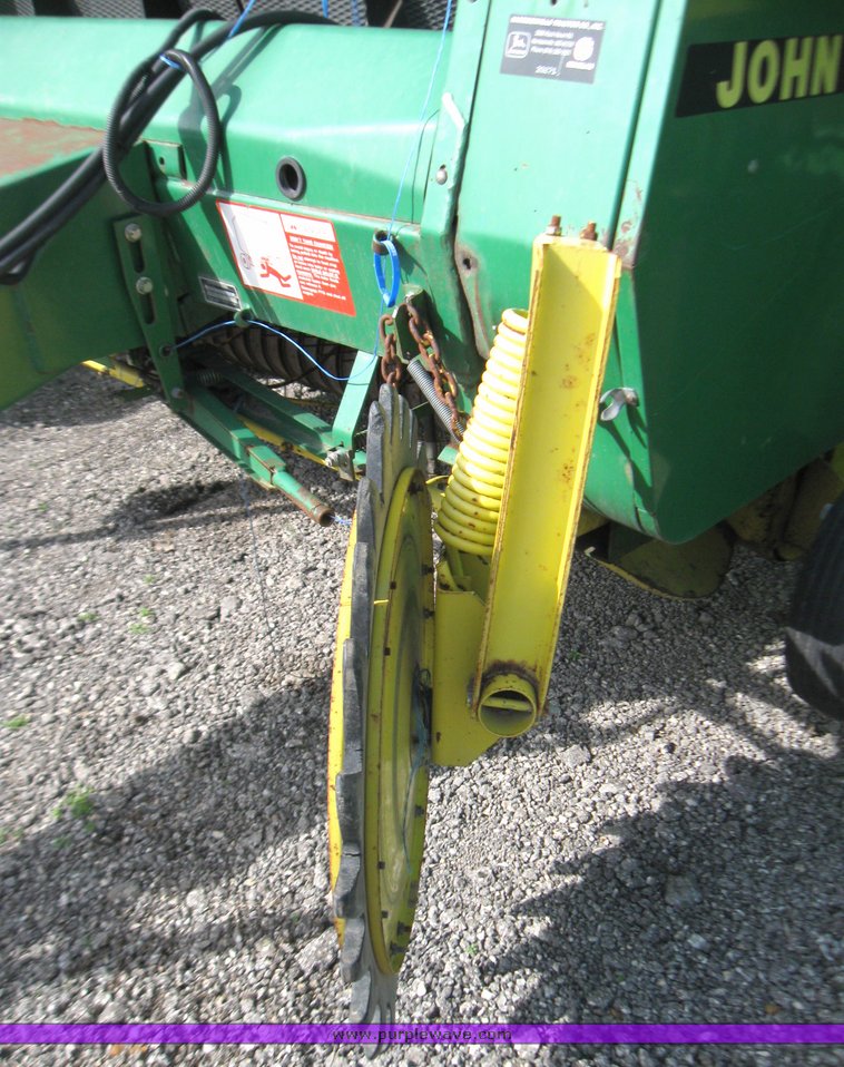 image for item 2149 1990 John Deere 535 round baler