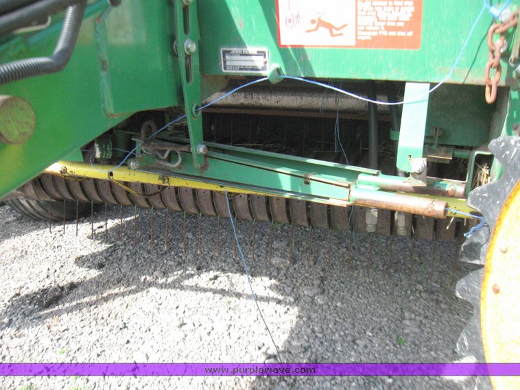 image for item 2149 1990 John Deere 535 round baler