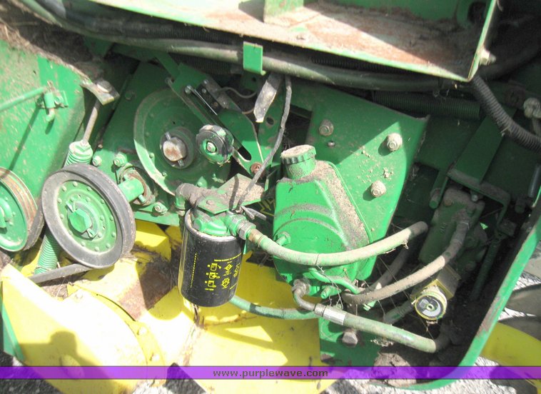 image for item 2149 1990 John Deere 535 round baler