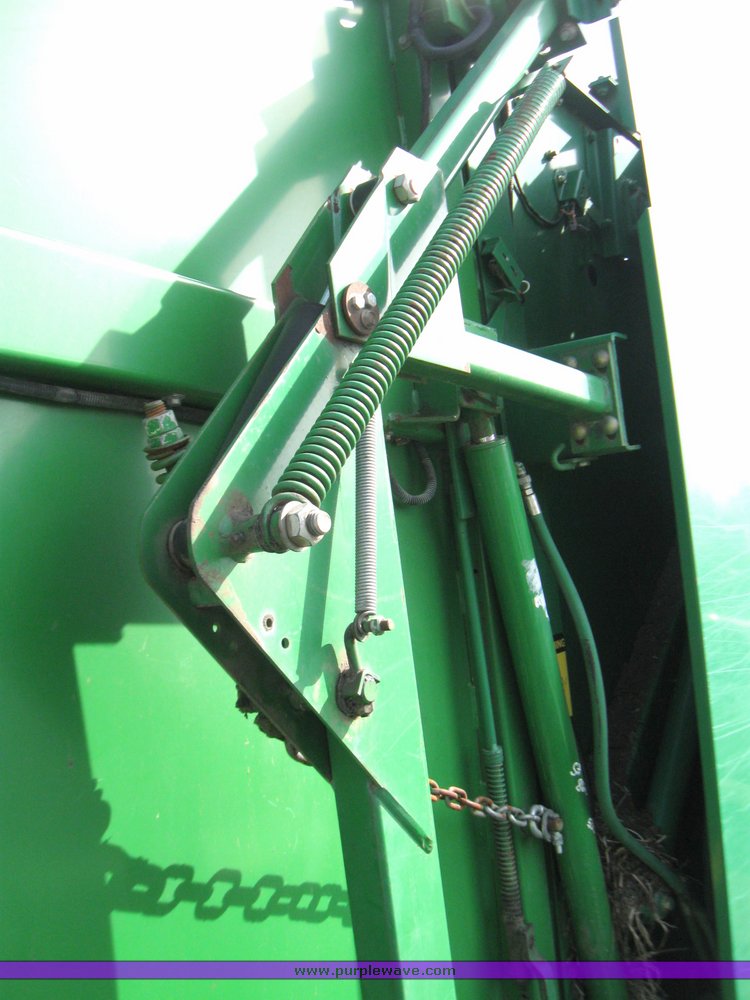 image for item 2149 1990 John Deere 535 round baler