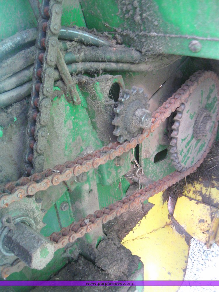 image for item 2149 1990 John Deere 535 round baler