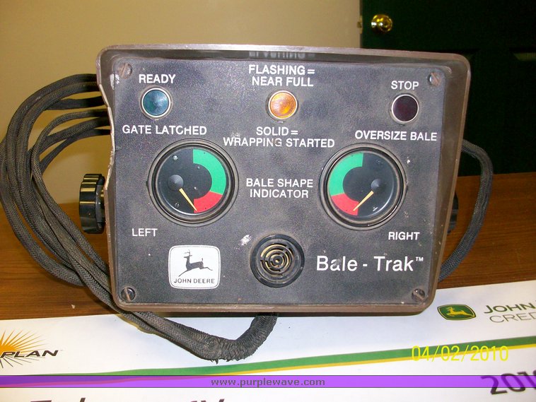 image for item 2149 1990 John Deere 535 round baler