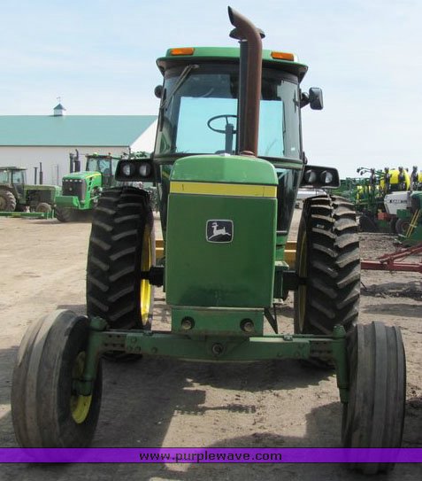 image for item 3030 1978 John Deere 4440 tractor