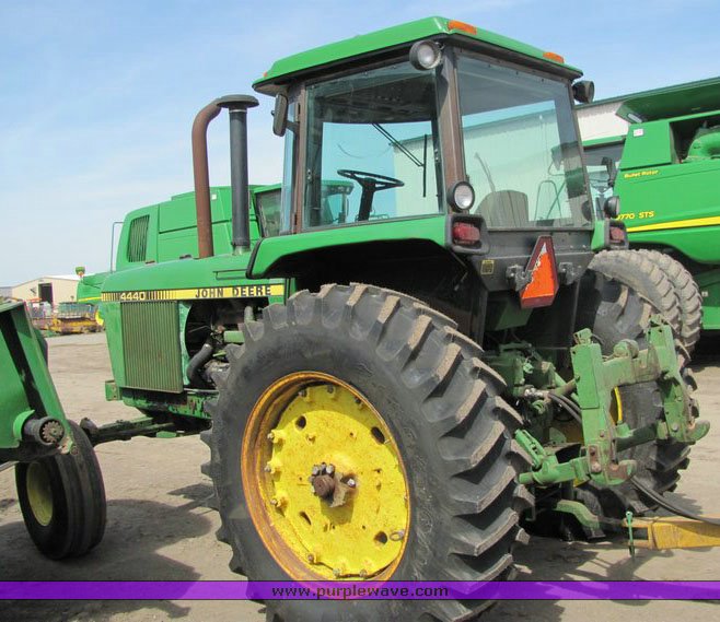 image for item 3030 1978 John Deere 4440 tractor