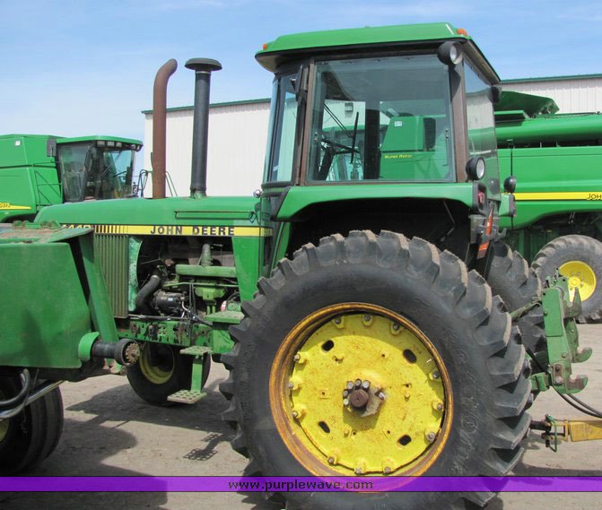 image for item 3030 1978 John Deere 4440 tractor