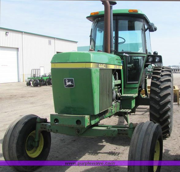 image for item 3030 1978 John Deere 4440 tractor