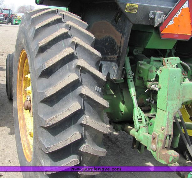 image for item 3030 1978 John Deere 4440 tractor