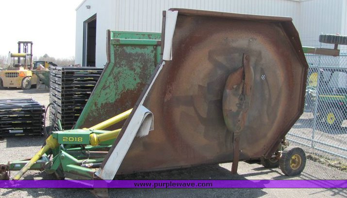 image for item 3031 John Deere 2018 bat wing rotary mower