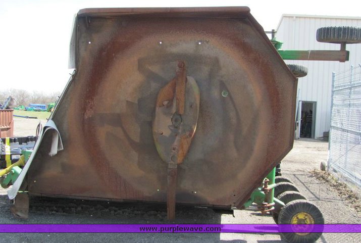 image for item 3031 John Deere 2018 bat wing rotary mower