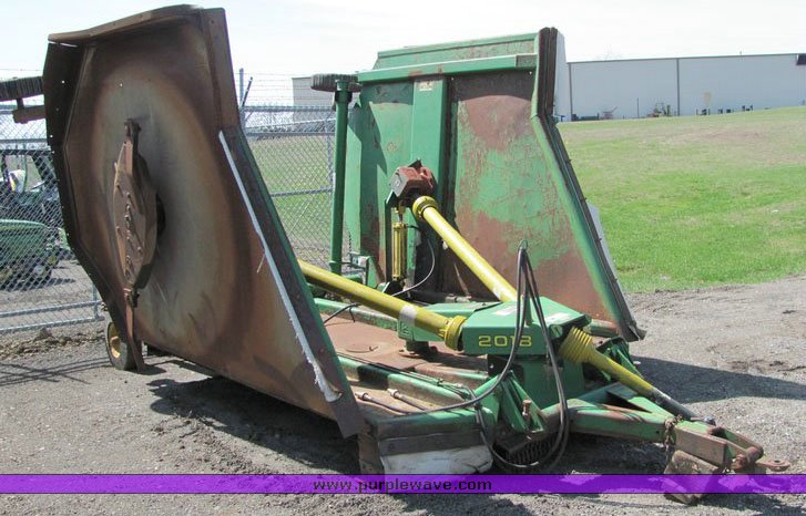 image for item 3031 John Deere 2018 bat wing rotary mower