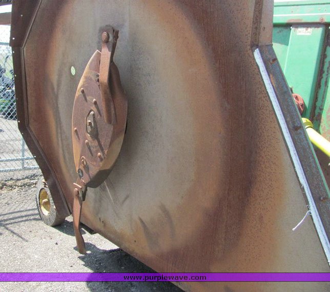 image for item 3031 John Deere 2018 bat wing rotary mower