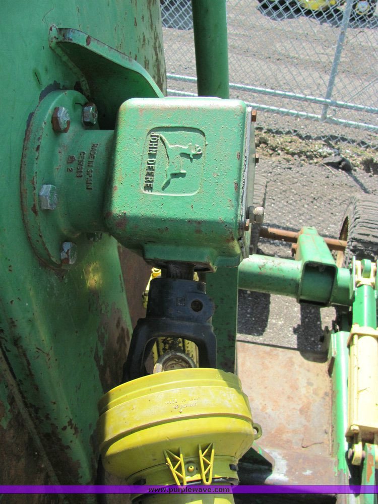 image for item 3031 John Deere 2018 bat wing rotary mower