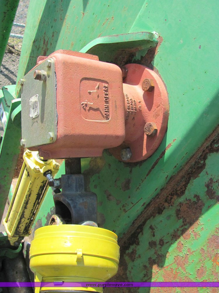 image for item 3031 John Deere 2018 bat wing rotary mower