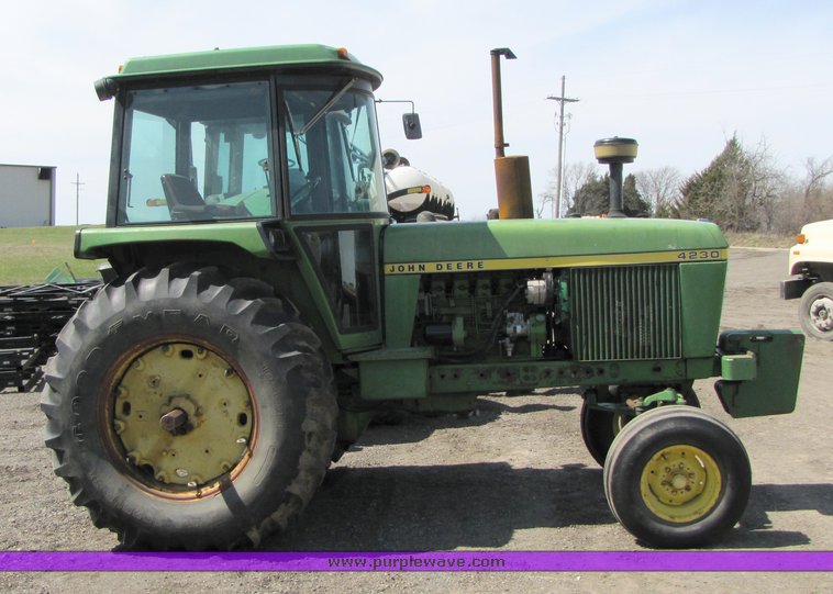 image for item 3033 1973 John Deere 4230 tractor